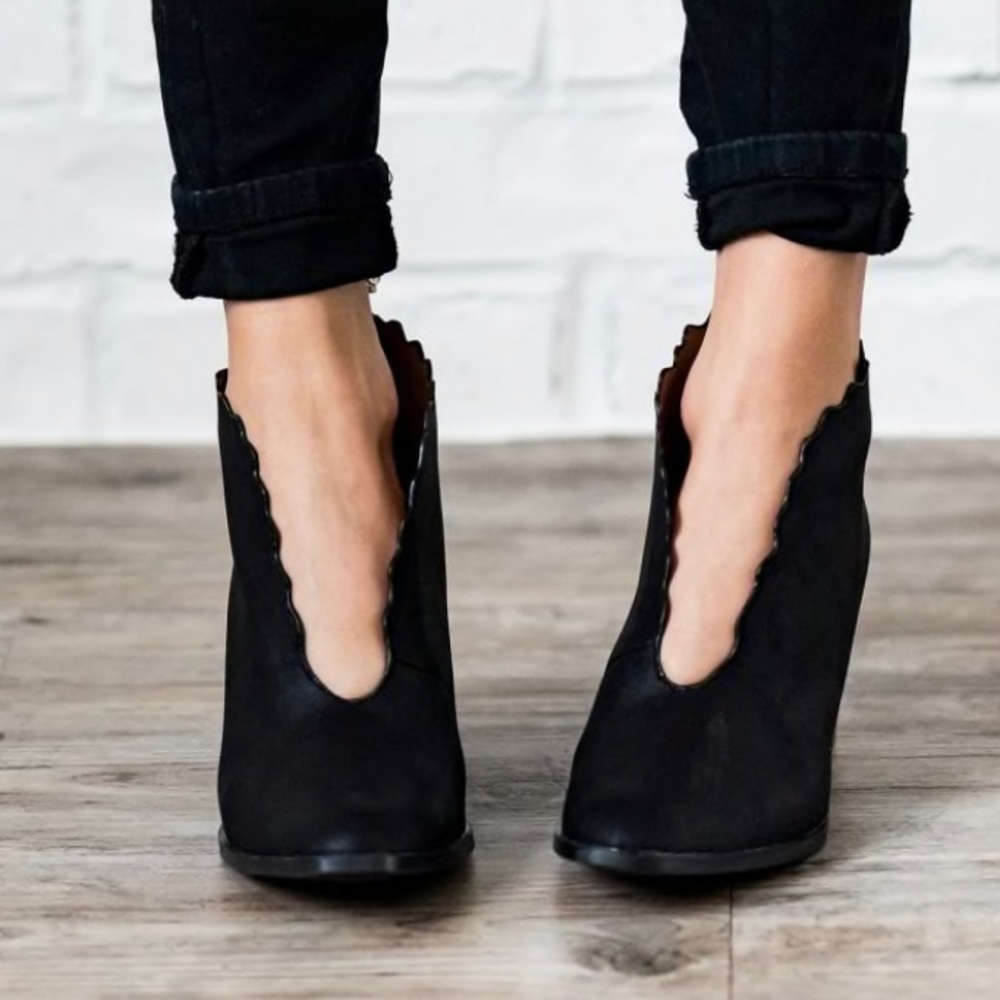 Scalloped booties